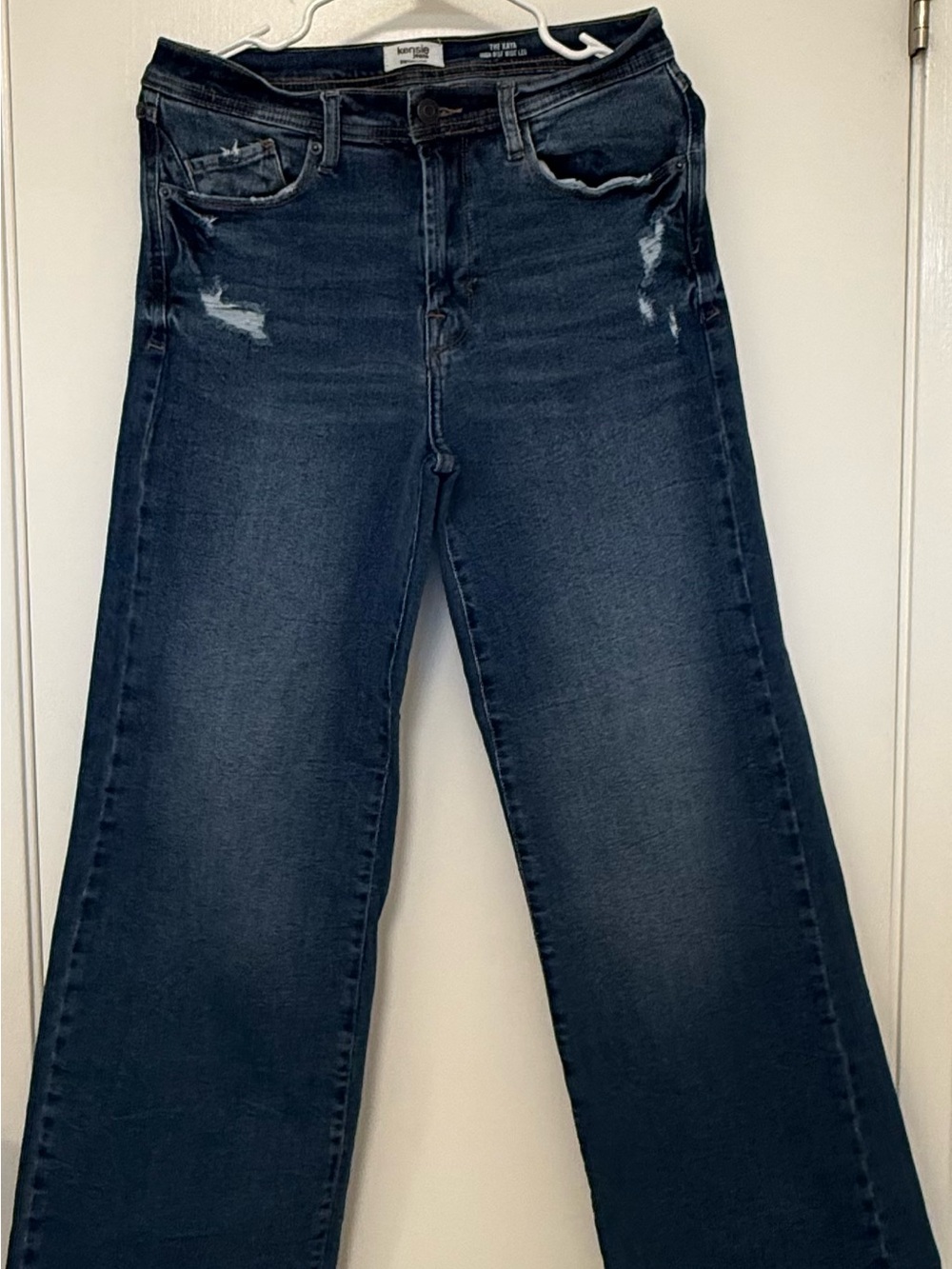 Kensie Jeans The Kaya High Rise Wide Leg jeans in women’s size 8/29.